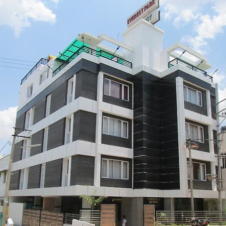 เอเวอเรสต์ พาร์ค เรสซิเดนซี Hotel Tiruchirappalli ภายนอก รูปภาพ
