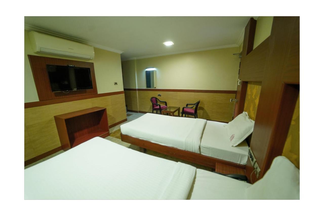 เอเวอเรสต์ พาร์ค เรสซิเดนซี Hotel Tiruchirappalli ภายนอก รูปภาพ