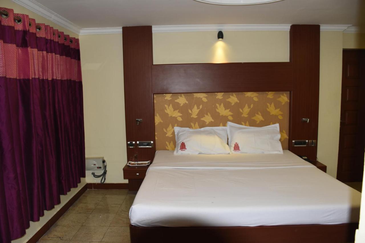 เอเวอเรสต์ พาร์ค เรสซิเดนซี Hotel Tiruchirappalli ภายนอก รูปภาพ
