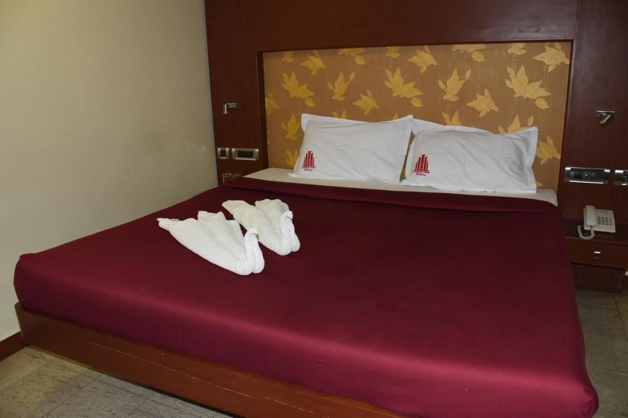 เอเวอเรสต์ พาร์ค เรสซิเดนซี Hotel Tiruchirappalli ภายนอก รูปภาพ