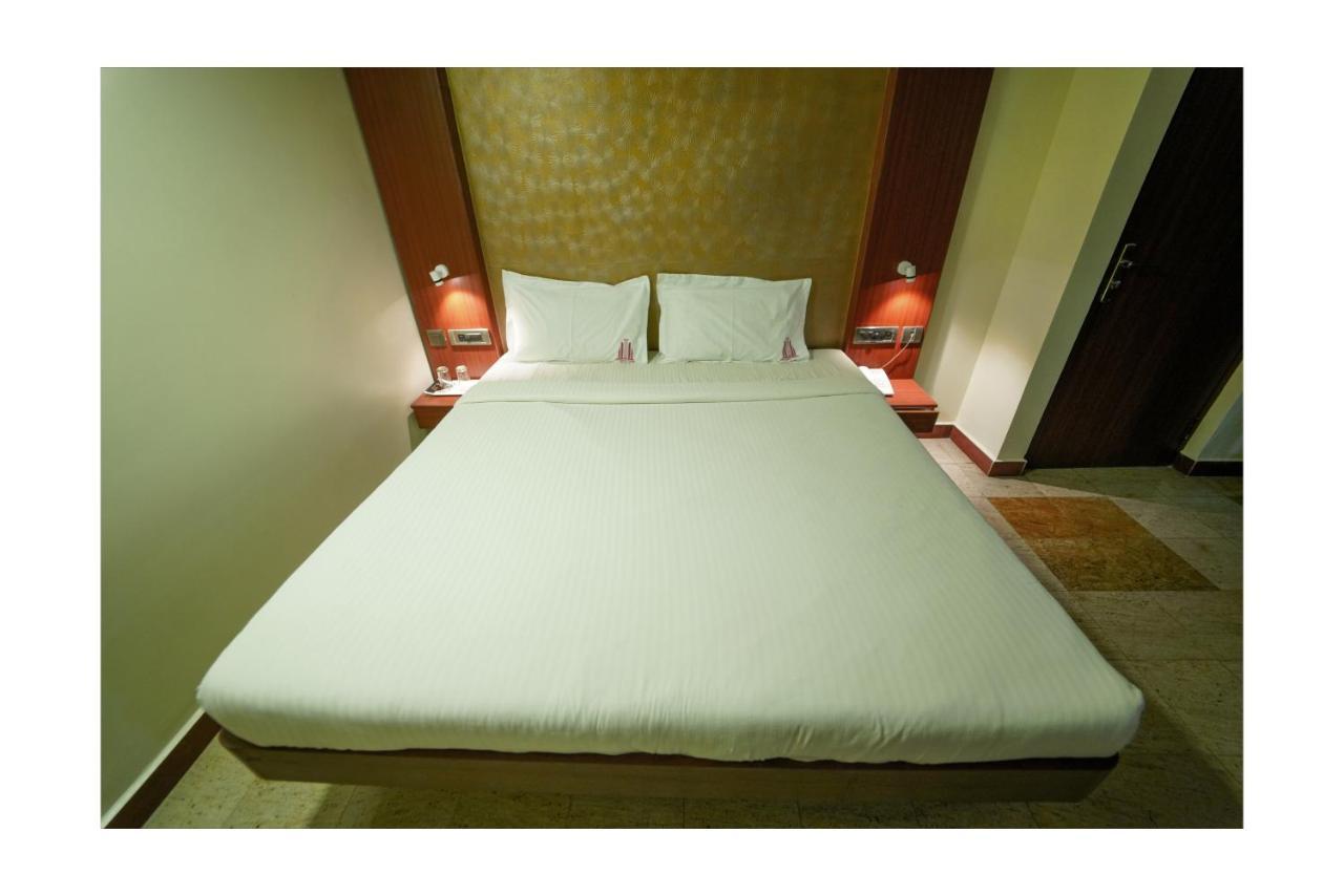 เอเวอเรสต์ พาร์ค เรสซิเดนซี Hotel Tiruchirappalli ภายนอก รูปภาพ