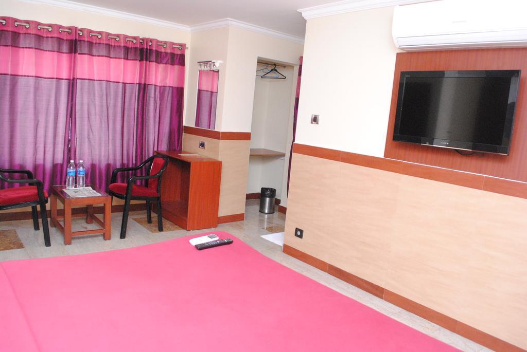 เอเวอเรสต์ พาร์ค เรสซิเดนซี Hotel Tiruchirappalli ห้อง รูปภาพ