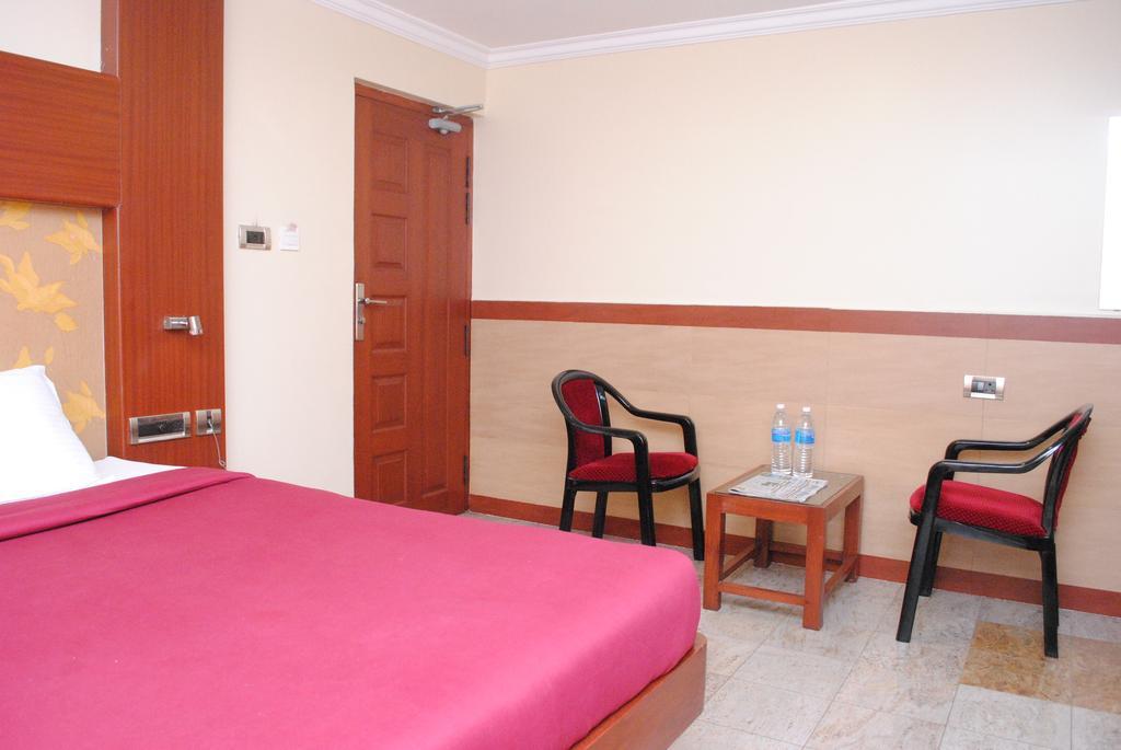 เอเวอเรสต์ พาร์ค เรสซิเดนซี Hotel Tiruchirappalli ห้อง รูปภาพ