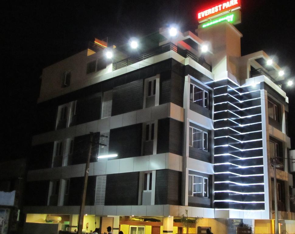 เอเวอเรสต์ พาร์ค เรสซิเดนซี Hotel Tiruchirappalli ภายนอก รูปภาพ